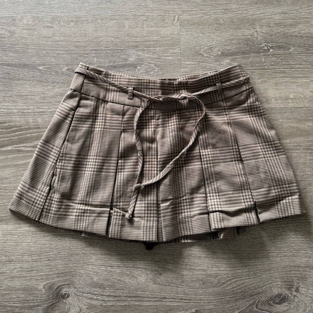 Hollister Skort